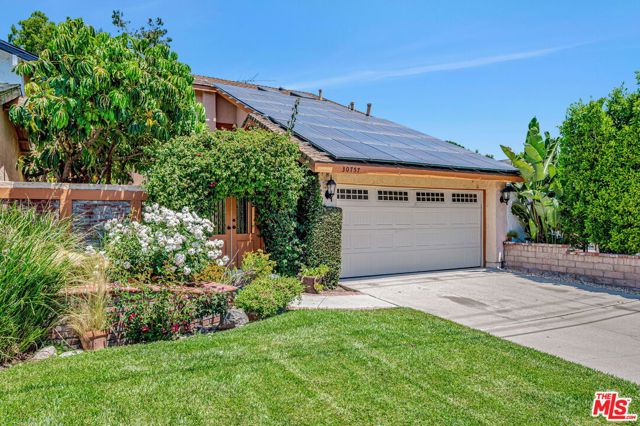 30757 Canwood Street, Agoura Hills CA: https://media.crmls.org/mediaz/47b57035-5241-42d8-acca-ebf32d3de107.jpg
