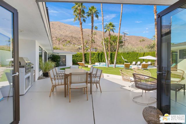 290 W Lilliana Drive, Palm Springs CA: https://media.crmls.org/mediaz/47b6dde2-7c3f-4eee-b99b-0392ff233062.jpg