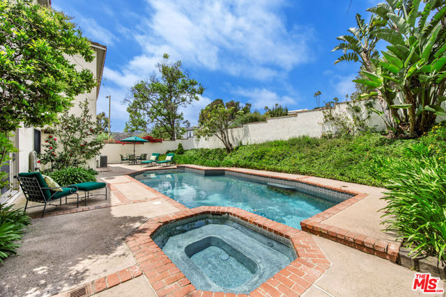 2124 Eric Drive, Los Angeles CA: https://media.crmls.org/mediaz/47b79c85-497e-45c2-8fec-467601a7a4cc.jpg