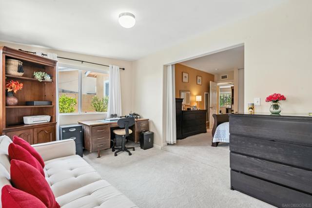 253 Holiday Way, Oceanside CA: https://media.crmls.org/mediaz/47b81b39-bce8-4b90-ad83-7d999c9b1358.jpg