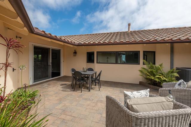5602 Ladybird Lane, La Jolla CA: https://media.crmls.org/mediaz/47b8b5cd-e0a3-4291-b315-08c2872c5bcd.jpg
