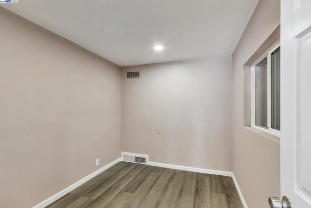 6547 Dairy Ave, Newark CA: https://media.crmls.org/mediaz/47b9fa23-5f33-4a02-b907-0d56aa444e38.jpg
