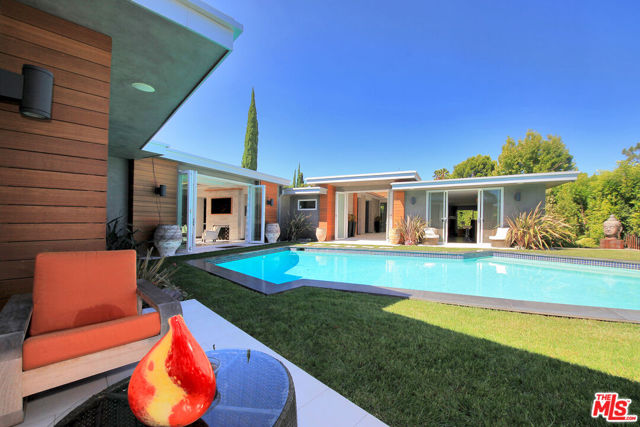 3054 Elvido Drive, Los Angeles CA: https://media.crmls.org/mediaz/47bb3f3b-0f7e-4990-8f1d-945db5d9cbb9.jpg
