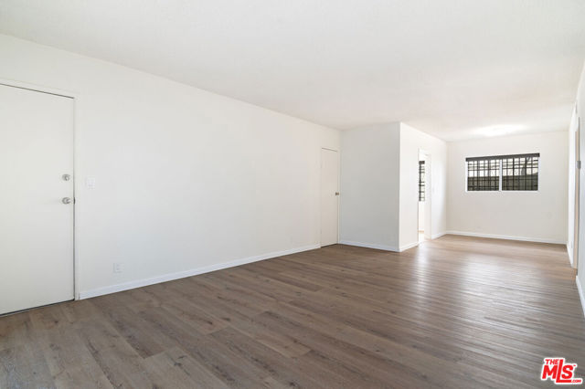 1937 S Bedford Street, Los Angeles CA: https://media.crmls.org/mediaz/47bb40ce-1f80-4e74-90f1-529be13b4aac.jpg