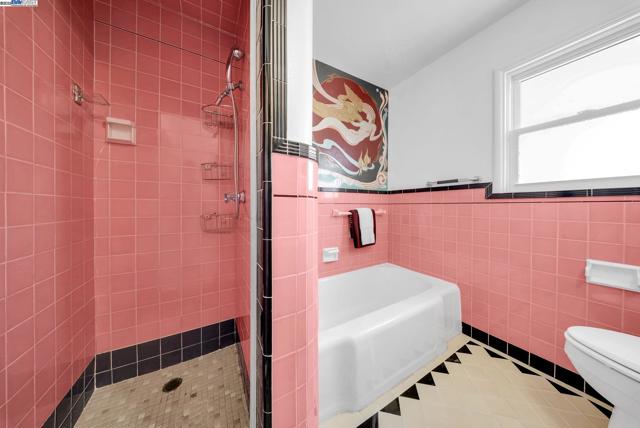 205 Julius St, San Leandro CA: https://media.crmls.org/mediaz/47bb4b4f-308e-49b8-a2df-fd09581511ea.jpg