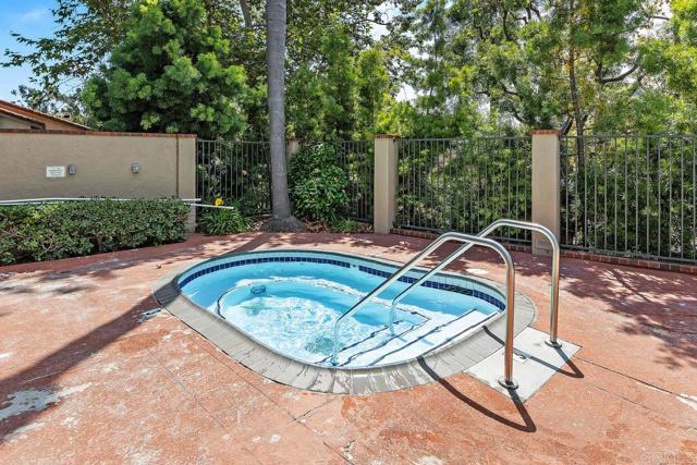 Detail Gallery Image 32 of 53 For 7565 Charmant Dr #512,  San Diego,  CA 92122 - 2 Beds | 2 Baths