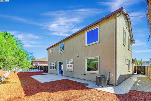5675 Arcadia Cir, Discovery Bay CA: https://media.crmls.org/mediaz/47bbaf53-3cf9-4581-a2a2-f0cbe8c57499.jpg