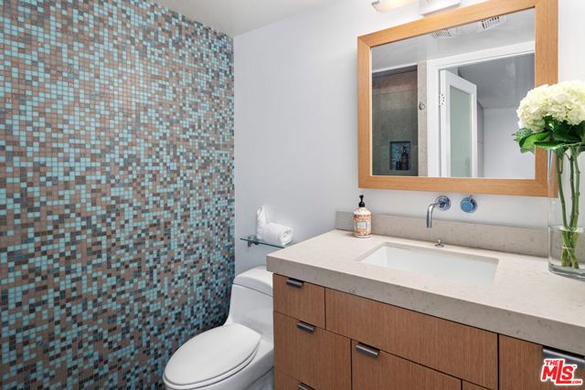 1415 Summitridge Drive, Beverly Hills CA: https://media.crmls.org/mediaz/47bcb321-f8fb-4a47-af6f-b5fd1ec4d1ef.jpg