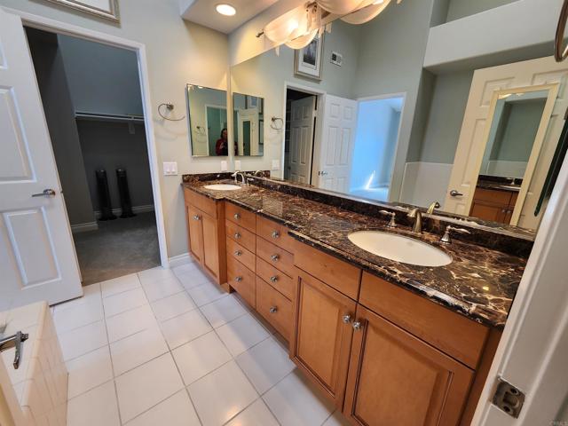 Detail Gallery Image 21 of 43 For 8597 via Mallorca #F,  La Jolla,  CA 92037 - 2 Beds | 2/1 Baths