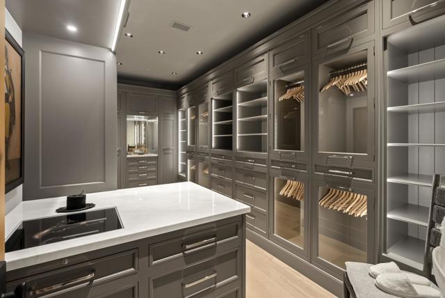 17845 Via de Fortuna, Rancho Santa Fe CA: https://media.crmls.org/mediaz/47be80e4-8705-4dc0-8838-394f2987919f.jpg