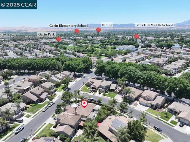 513 Mendota St, Brentwood CA: https://media.crmls.org/mediaz/47beaecc-7722-4e2c-b699-cc09d085fa57.jpg