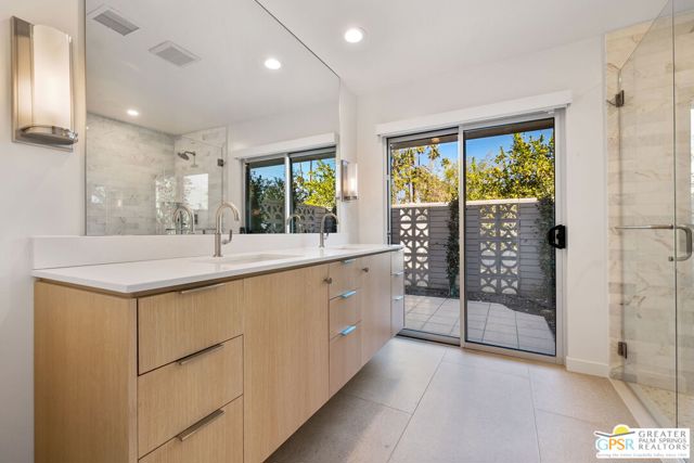 2367 S Yosemite Drive, Palm Springs CA: https://media.crmls.org/mediaz/47bf6326-7b79-446f-b2ac-b3595af1aad0.jpg