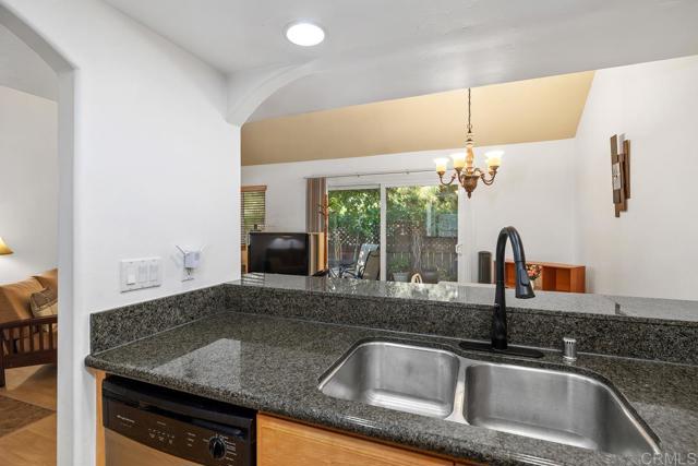 Detail Gallery Image 14 of 30 For 1145 Helix St #1,  Spring Valley,  CA 91977 - 3 Beds | 2 Baths