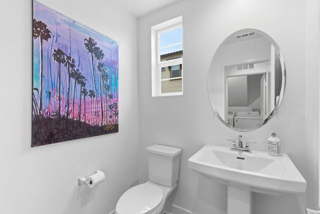 Detail Gallery Image 16 of 37 For 4367 Pacifica Way #2,  Oceanside,  CA 92056 - 3 Beds | 3/1 Baths