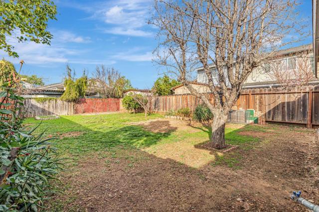 115 Lilly Avenue, Gilroy CA: https://media.crmls.org/mediaz/47bfe9ff-b5a6-4980-92b6-ec90a3bf4d81.jpg