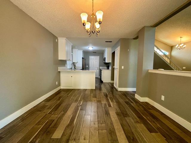 7592 Deltawind Drive, Sacramento CA: https://media.crmls.org/mediaz/47c0b67f-b8ac-4ba3-88cf-7d4cce38455d.jpg