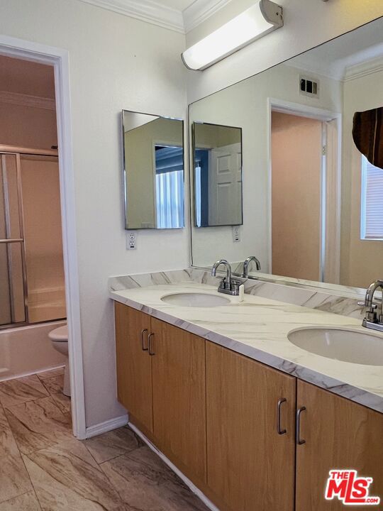 1414 N Kemmett Court, Los Angeles CA: https://media.crmls.org/mediaz/47c1289b-25b6-43a2-bc4b-aa68b83b3075.jpg