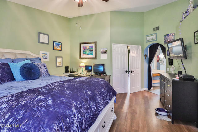 388 Country Club Drive, Simi Valley CA: https://media.crmls.org/mediaz/47c1c381-4285-4789-8f6e-be8c46ac548d.jpg