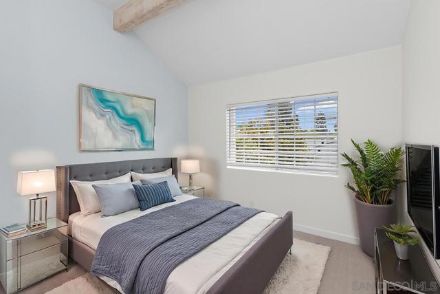 8585 Via Mallorca, La Jolla CA: https://media.crmls.org/mediaz/47c2c1b8-c134-4a6d-8d21-7962fa0e2457.jpg