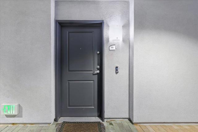 10745 N De Anza Boulevard, Cupertino CA: https://media.crmls.org/mediaz/47c2fa8a-26a1-4b0a-ad93-9e1c8c88b2a6.jpg