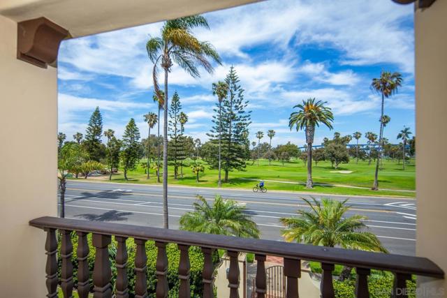 650 Glorietta Blvd, Coronado CA: https://media.crmls.org/mediaz/47c2fa96-3eab-4275-9f2a-89217b00d429.jpg