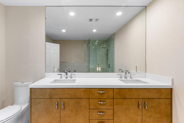 81 Camino Arroyo Place, Palm Desert CA: https://media.crmls.org/mediaz/47c30a9a-d298-4ab8-9f6c-0773dfa0cddd.jpg