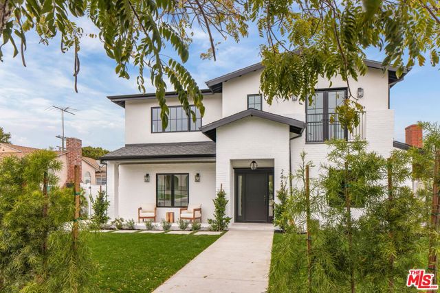 2455 23rd Street, Santa Monica CA: https://media.crmls.org/mediaz/47c40700-62ba-4cd4-b03b-a1353b0cbde6.jpg