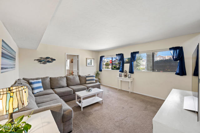 Detail Gallery Image 7 of 31 For 5100 Whitecap St, Oxnard,  CA 93035 - 4 Beds | 3/1 Baths