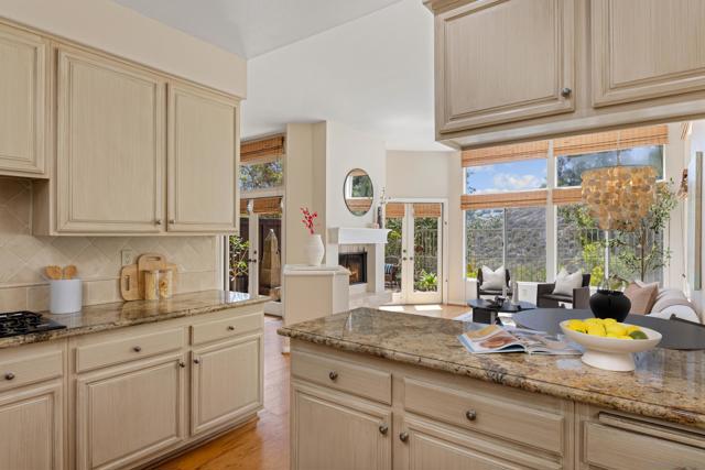 1466 Caminito Solidago, La Jolla CA: https://media.crmls.org/mediaz/47c50d2a-1306-4261-a047-2a1a157bf261.jpg