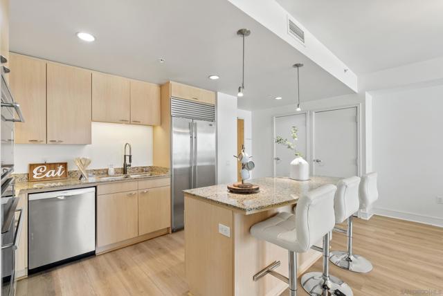 645 Front St., San Diego CA: https://media.crmls.org/mediaz/47c5b65f-cf2d-4d70-8f16-ec736df1fbf1.jpg