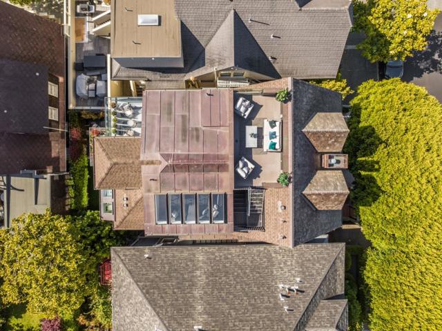 2853 Broderick Street, San Francisco CA: https://media.crmls.org/mediaz/47c5cc5b-0cdf-4ebd-b5e7-9588114bbfb0.jpg