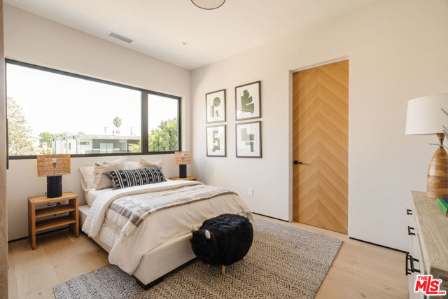 819 N Ogden Drive, Los Angeles CA: https://media.crmls.org/mediaz/47c65def-af9d-4a0c-8eae-5e77316ff8f6.jpg