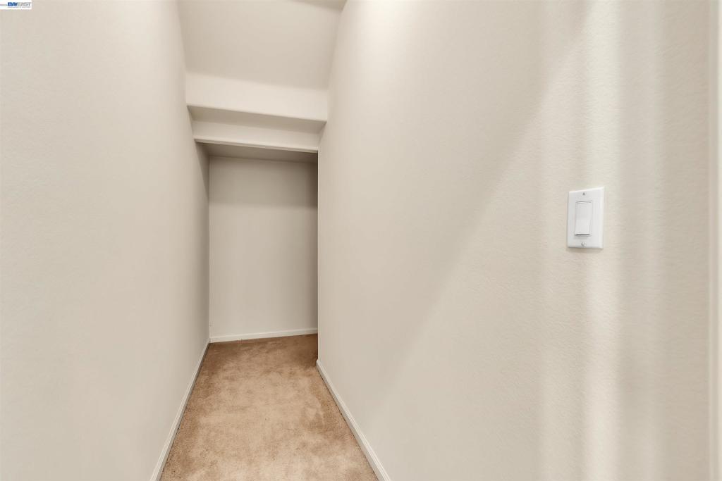 https://media.crmls.org/mediaz/47c6efd4-e290-4d99-9aec-7a9d1b37233c.jpg?preset=X-Large