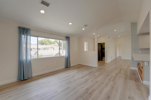 1354 Palomar Place, Vista CA: https://media.crmls.org/mediaz/47c71b5e-f515-4713-93ae-698ef7d2a8a1.jpg