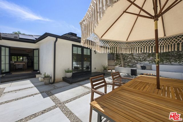 8961 Dicks Street, West Hollywood CA: https://media.crmls.org/mediaz/47c7cc33-b3a9-44cd-8e8c-49ec8bb8c5d9.jpg