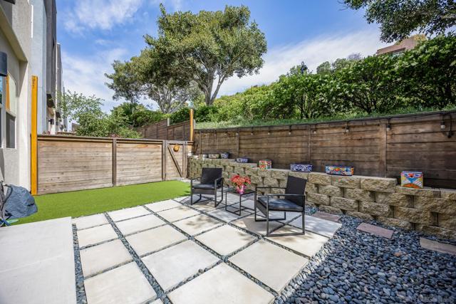 10402 Harlow Cir, San Diego CA: https://media.crmls.org/mediaz/47c7df1d-0f85-4a01-ba67-b41dcac74289.jpg