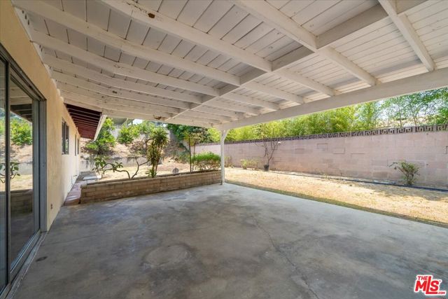 820 N 16th Street, Montebello CA: https://media.crmls.org/mediaz/47c92918-e061-4a7a-a5e0-b20bfdf4ff8b.jpg