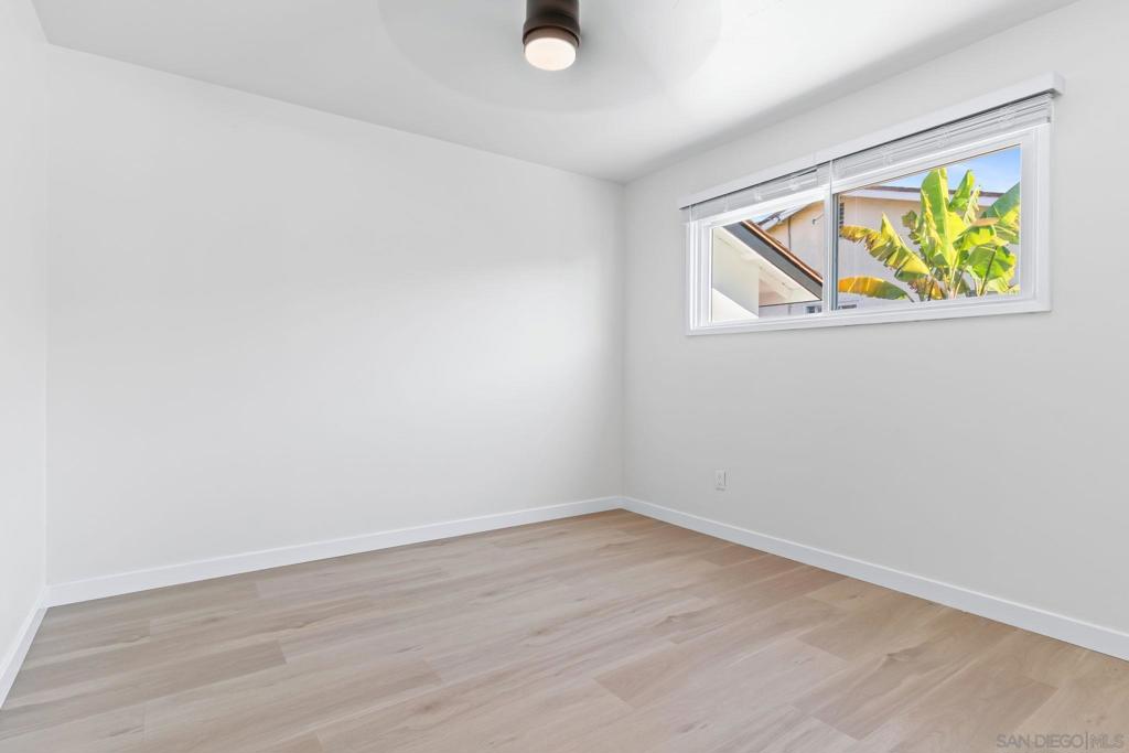 MLS #250043597SD image #23