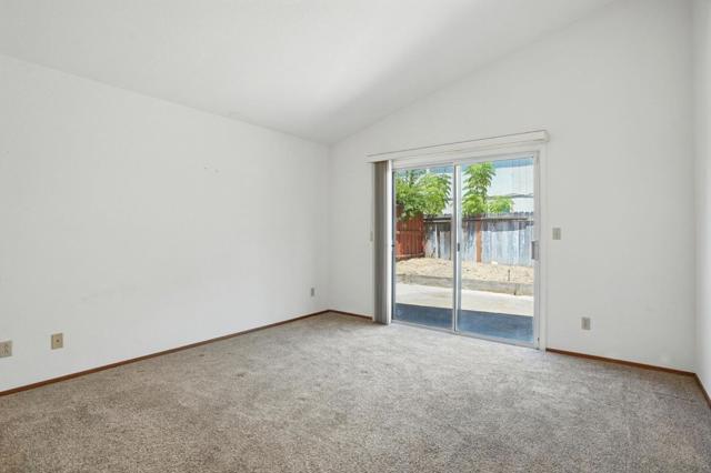8534 Shadow Crest Circle, Antelope CA: https://media.crmls.org/mediaz/47ca105d-f97f-46fd-b7d8-1feaed1bb293.jpg