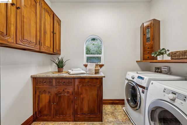 Image 49 of 60 For 33 Somerset Rd