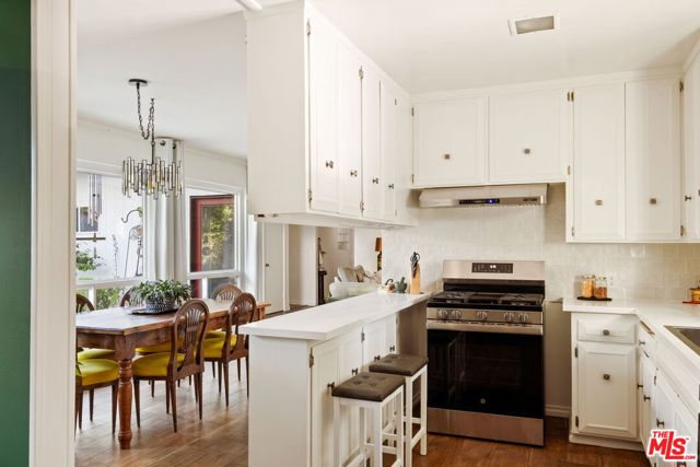 5940 Varna Avenue, Valley Glen CA: https://media.crmls.org/mediaz/47ca89db-9d97-4876-b3d0-8375c0841a69.jpg