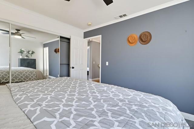 554 Friendly Ct E, El Cajon CA: https://media.crmls.org/mediaz/47caefc0-7fe7-4430-9bd5-0bc8084816f6.jpg