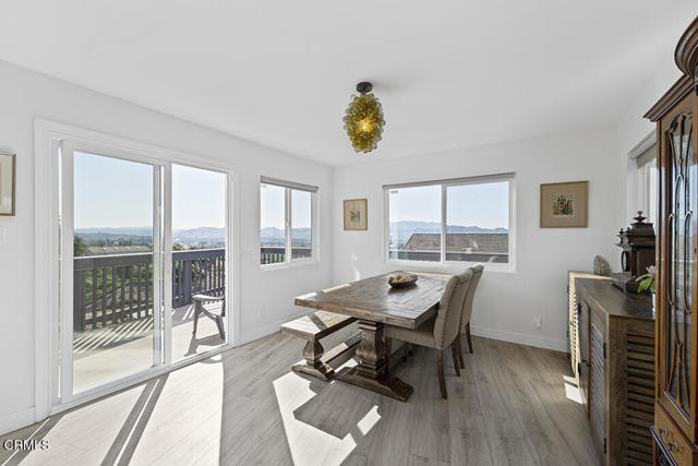 Detail Gallery Image 14 of 56 For 542 San Clemente Way, Camarillo,  CA 93010 - 4 Beds | 2/1 Baths