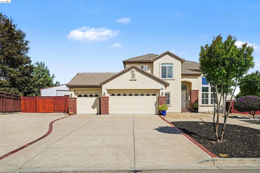 2752 Placer Dr