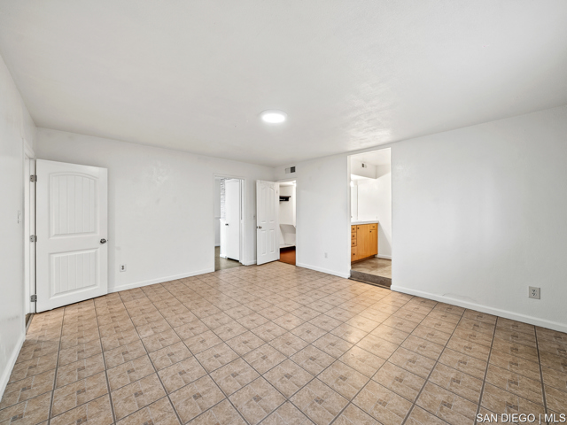 5949 Alleghany ST, San Diego CA: https://media.crmls.org/mediaz/47ccd9e9-05a5-4b0c-b720-23f27c28084d.jpg