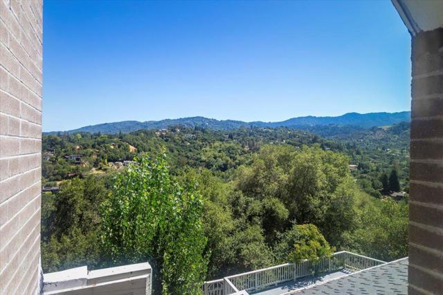 13434 Old Oak Way, Saratoga CA: https://media.crmls.org/mediaz/47cd2f01-ea4d-4b2d-96cf-3b3db065531e.jpg