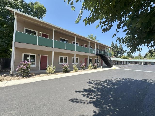 728 W 1st Avenue, Chico CA: https://media.crmls.org/mediaz/47cdafb4-8071-4938-9de3-2a95daee497d.jpg