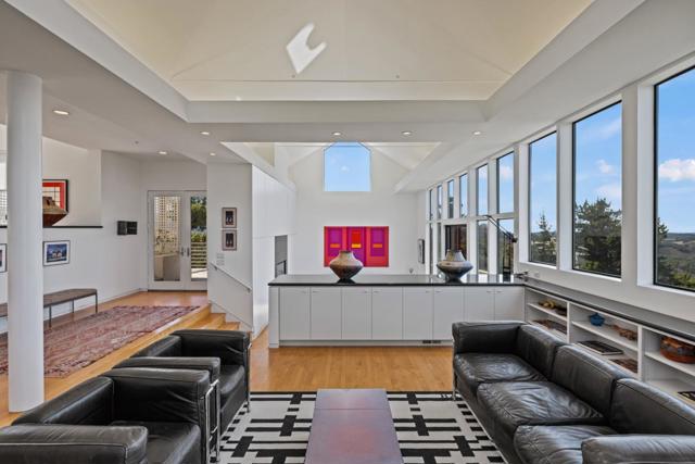 10450 Saddle Road, Monterey CA: https://media.crmls.org/mediaz/47cdeee2-b35f-4e67-8ebf-65678ad4bb38.jpg