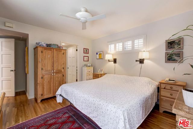 3238 Corinth Avenue, Los Angeles CA: https://media.crmls.org/mediaz/47ce2e7a-466a-47c4-aa0f-a7c349ac4f68.jpg