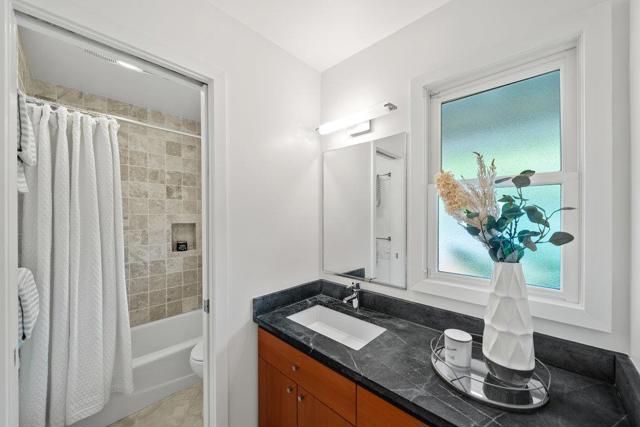 1634 Hollingsworth Drive, Mountain View CA: https://media.crmls.org/mediaz/47ce3d88-f170-40f1-b9ff-6ab19c137f60.jpg